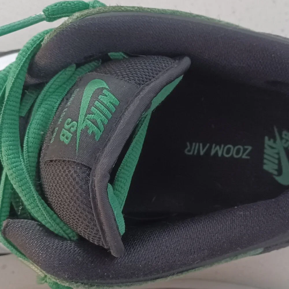 NIKE SB Dunk Low Pro - men's size US 11 - classic green black white - Picture 6 of 16